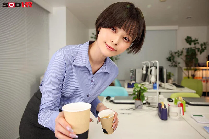 【VR】【8K】美脚上司のノーパン直穿き黒パンストがエロすぎて仕事がはかどらず毎日残業してます。月乃ルナ